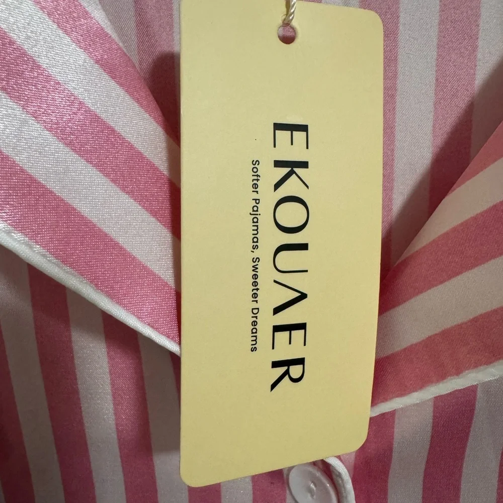 Elegant Pink Striped Women's Pajama Set - Picture 3 of 4